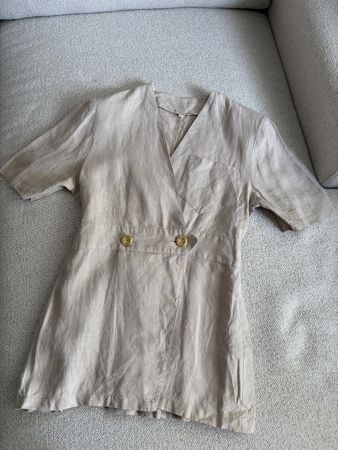 Linen jacket size 38 V-neck button closure