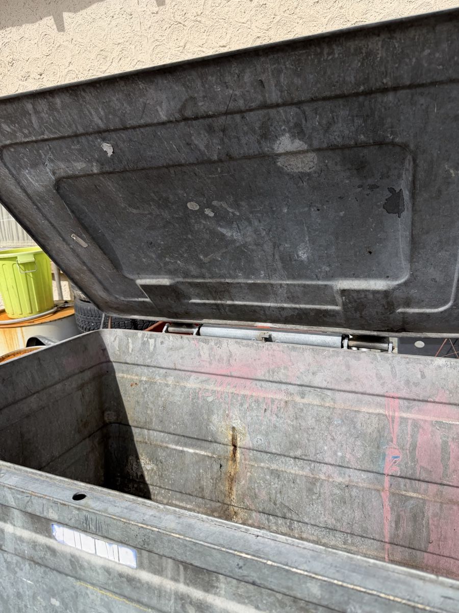 Altro per Ufficio & Commercio: Grosser Metallcontainer gebraucht mit Rollen – Usato da Gipf-Oberfrick venduto da glogeli 1