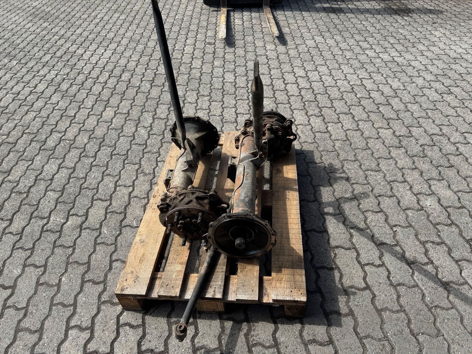 Mercedes-Benz Tutti i ricambio: Unimog 406 / 416 Hinterachse – Usato da Büriswilen venduto da brudi1990