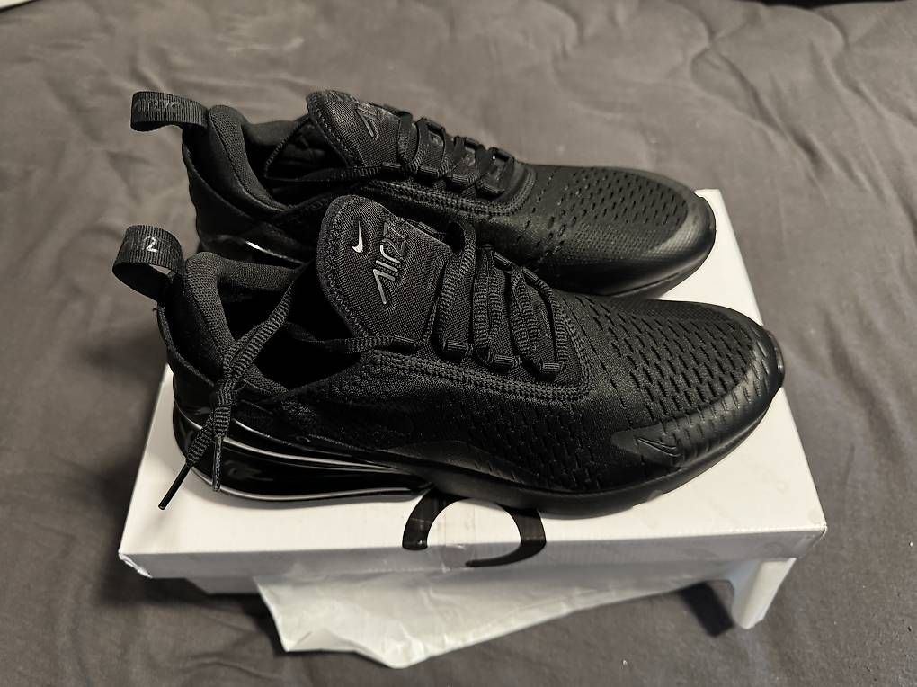 Scarpe da uomo: Nike Air Max 270 Neu Gr. 44.5 – Usato da Emmenbrücke venduto da Joel_TheKing_420