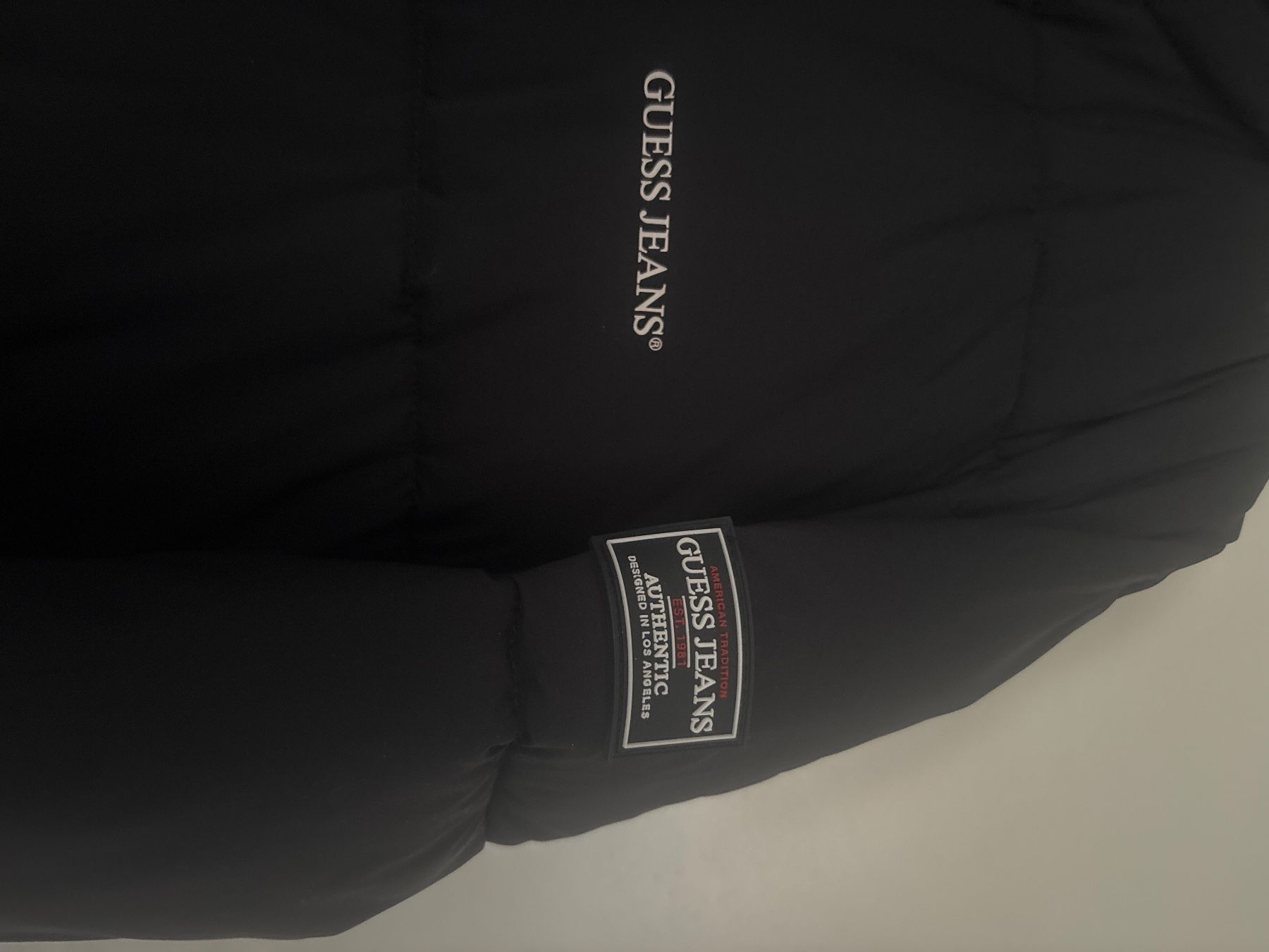Guess Jacken: Guess Winterjacke – Gebraucht aus Selzach von 20f_cg85 1