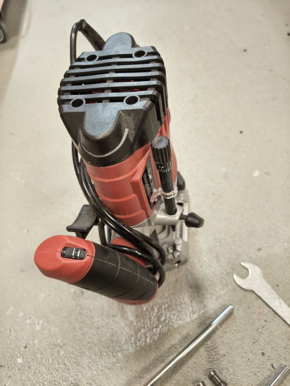 Einhell Toutes les machines: Oberfräse Einhell – D'occasion à Willerzell par Bastler12 1