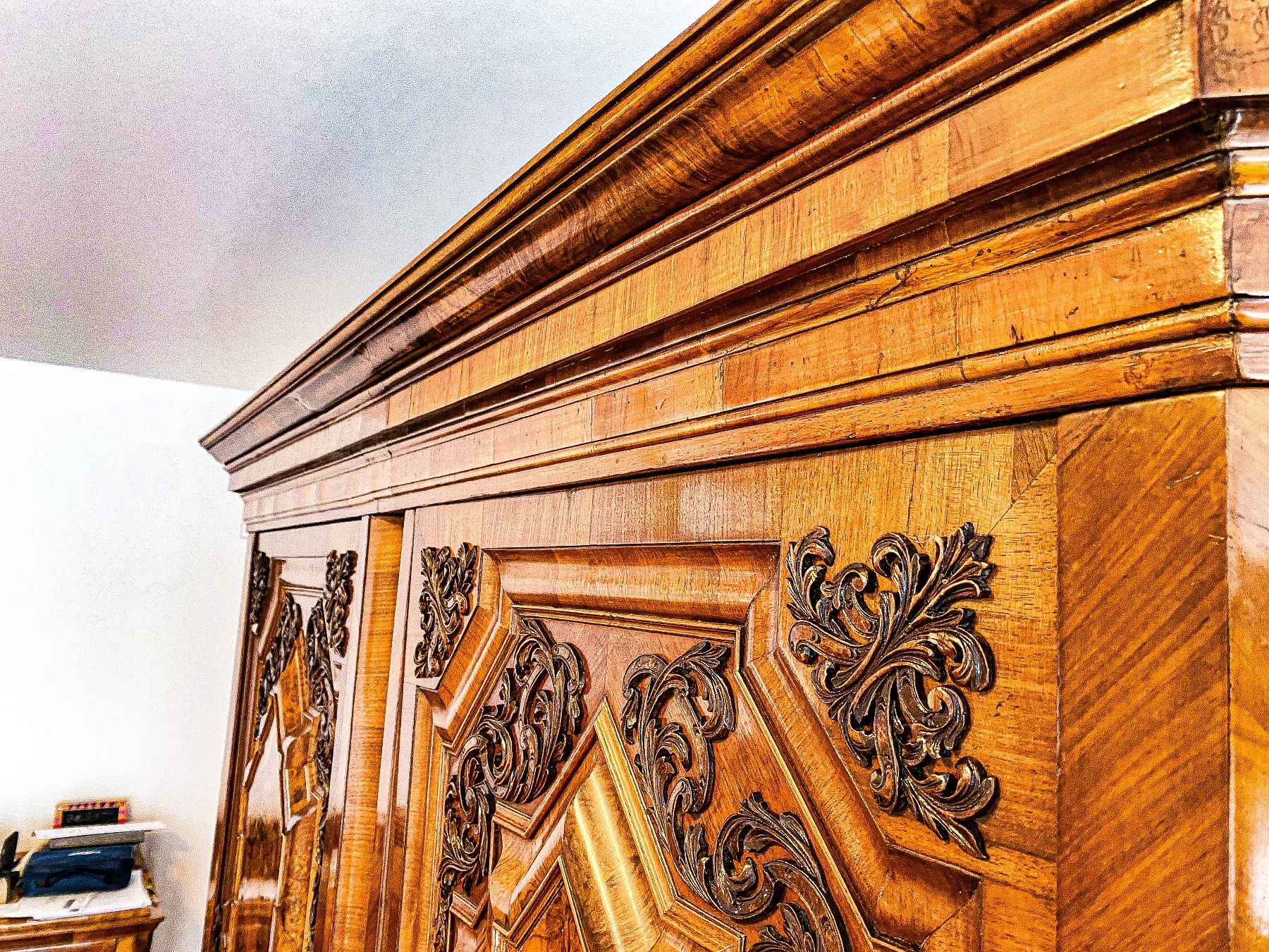 Schränke: Antik Schrank, Museumsqualität, ca. 1720 – Gebraucht aus Heiligkreuz (Mels) von Oldtimerfan03 2