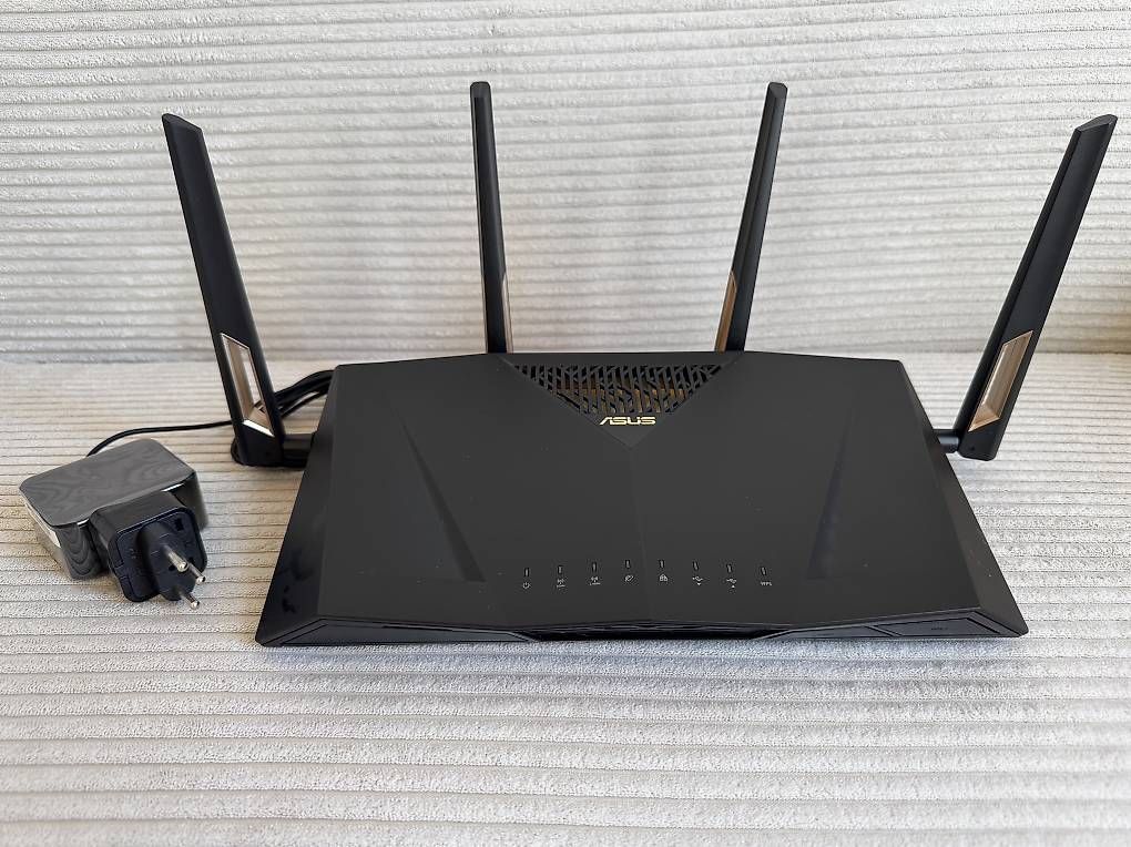 Modem & Router: ASUS AX6000 Dualband Gigabit Router – Usato da Belp venduto da mar_d6w8