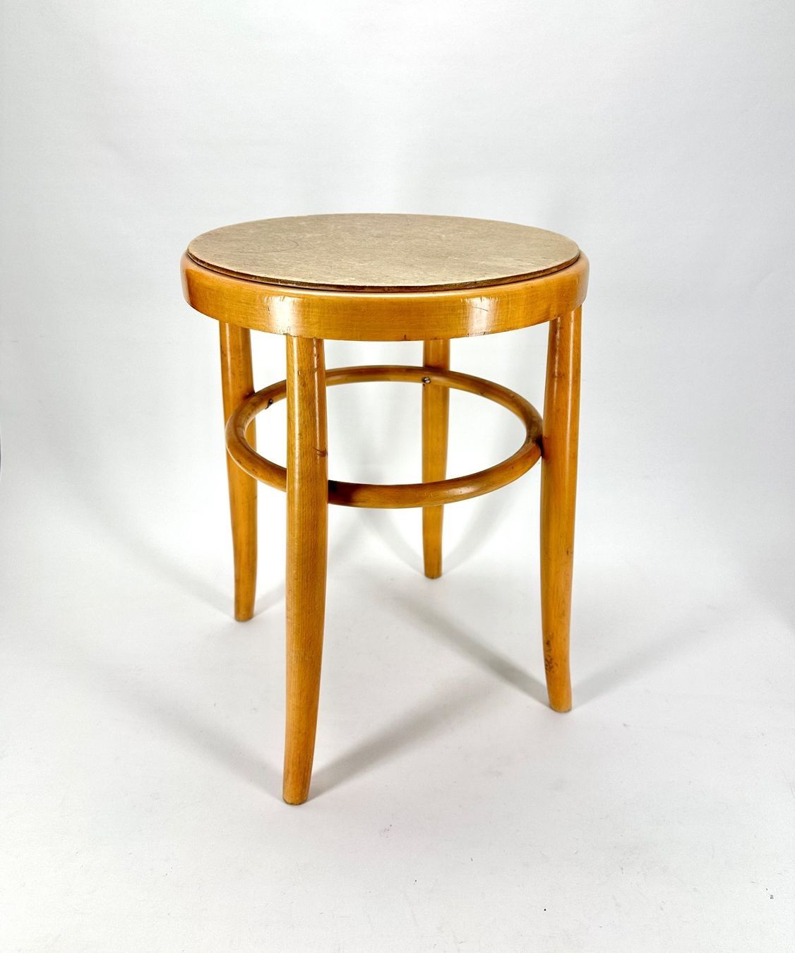 Sgabelli: Vintage Thonet Bugholz Bistrot Hocker – Usato da Basel venduto da D.plus