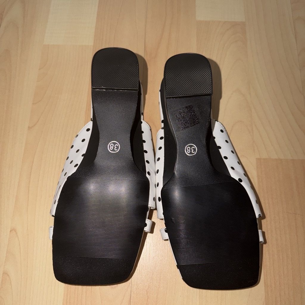 Damenschuhe: Slippers white polka dots size 38 new condition – Neu (gemäss Beschreibung) aus St. Gallen von ber_82p9 3