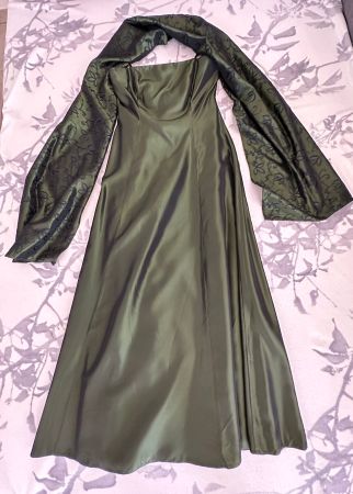 Cocktailkleid mit Stola - Grösse S / M (neuwertig)
