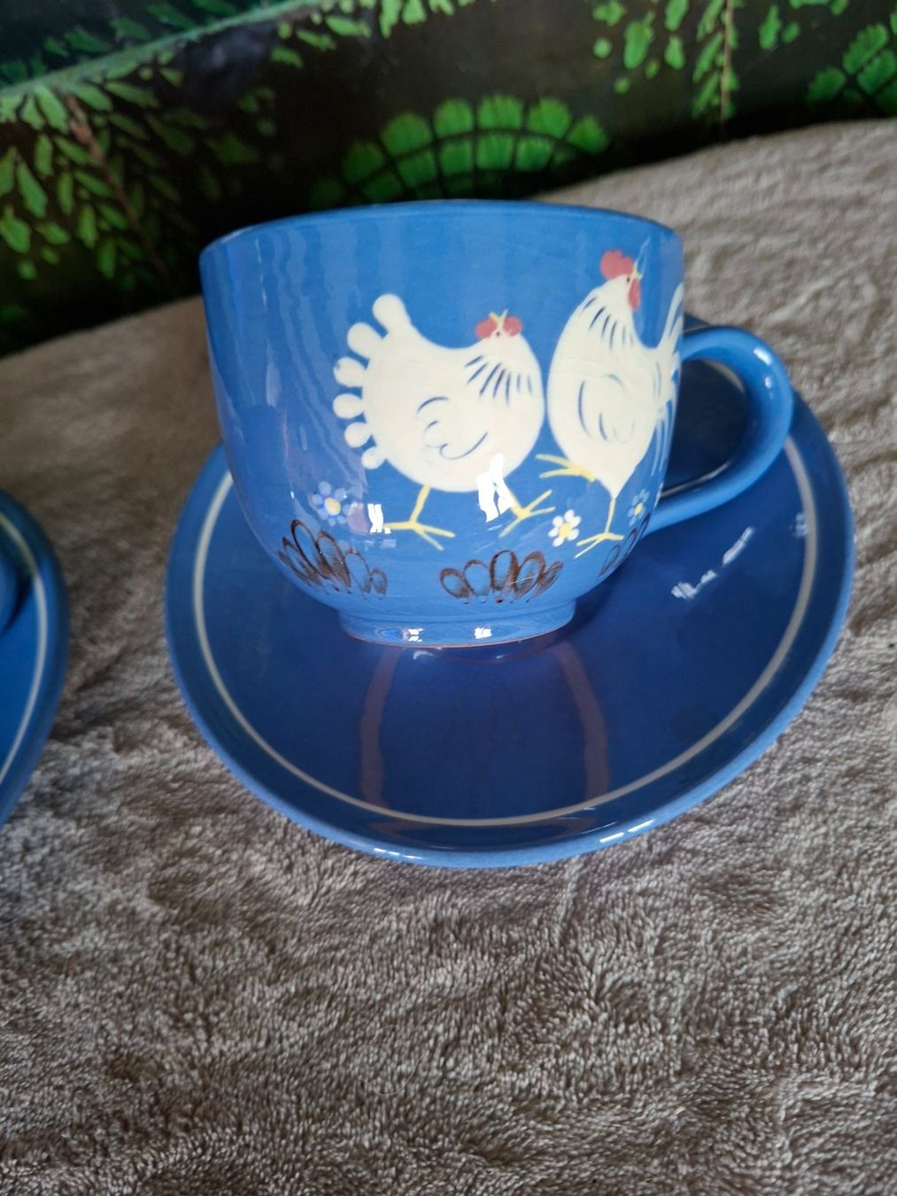Tazze: 4  wunderschöne, blaue Tassen mit Hähnen/Hühner, Handbemalt – Nuovo (secondo la descrizione) da Otelfingen venduto da silver-moon 4