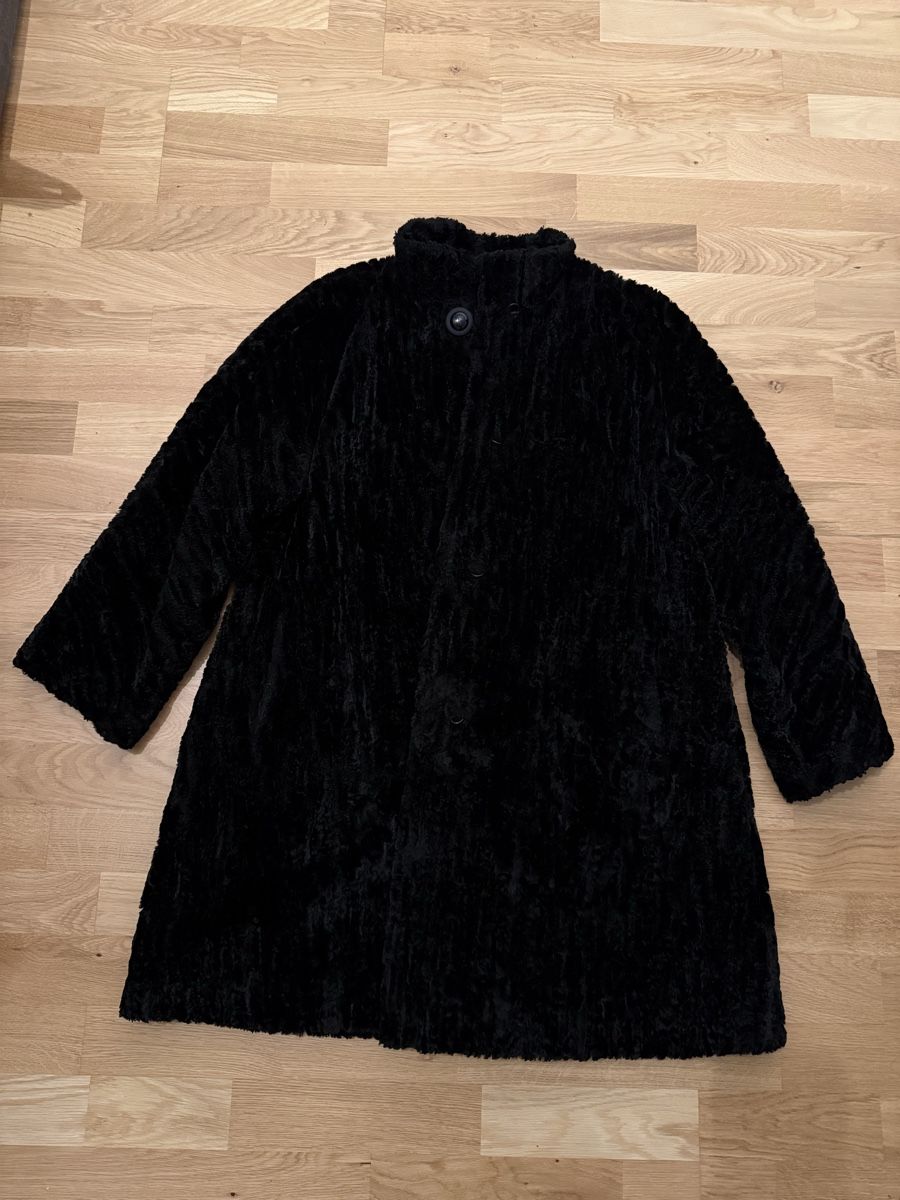 Cappotti: Schwarzes Fellmantel – Usato da Basel venduto da pet_y7pt 2