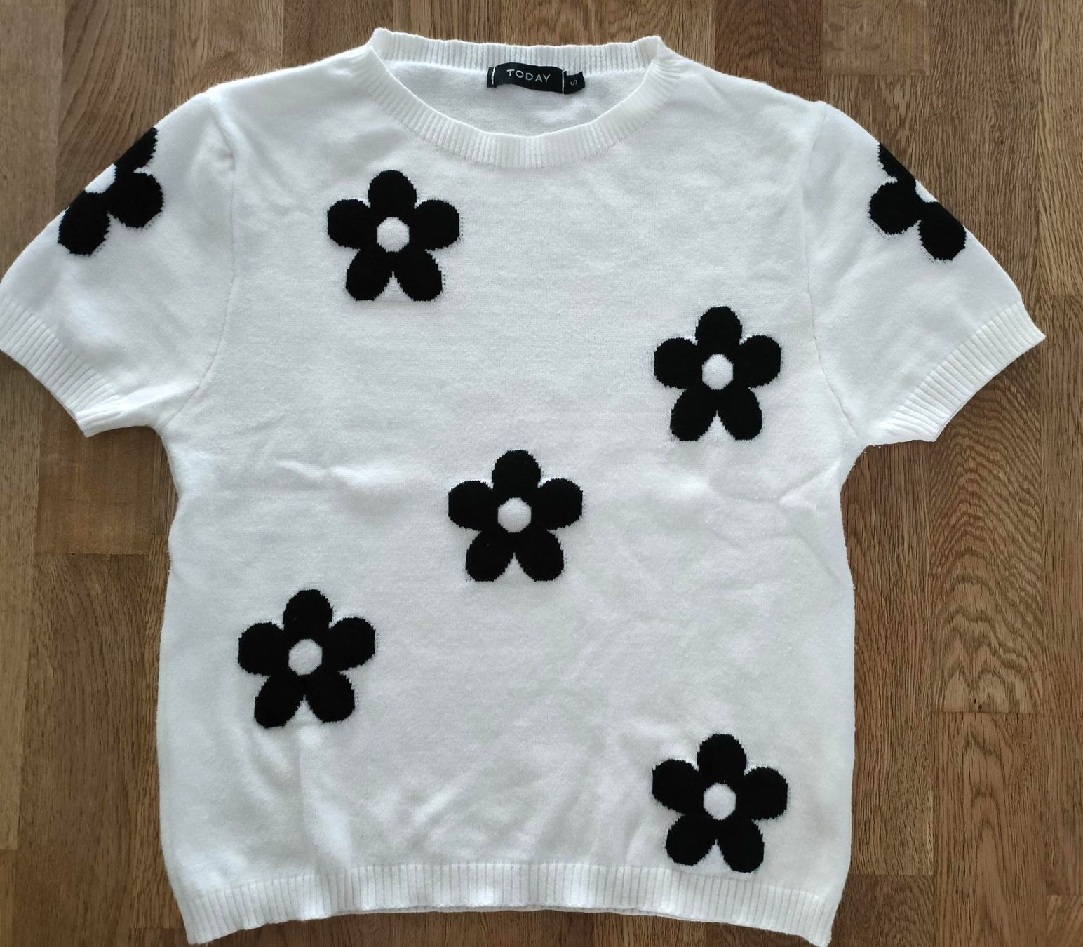T-shirt: 3 Strickshirt / S / Today / Blumen – Usato da Suhr venduto da sternenklar0305 3