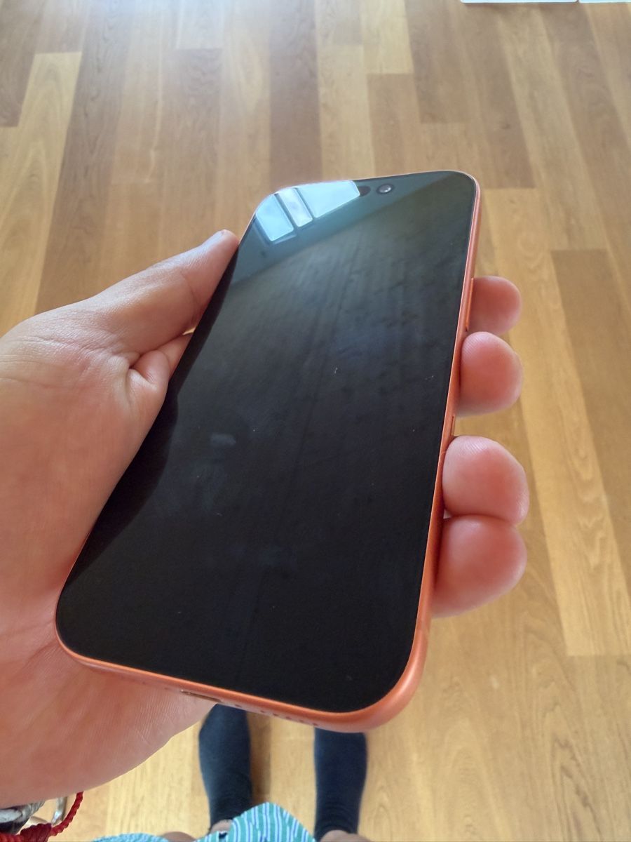 Apple Telefoni cellulari / Smartphones: iPhone 17 pro top zustand! – Nuovo (secondo la descrizione) da Zürich venduto da Yoni_to 2