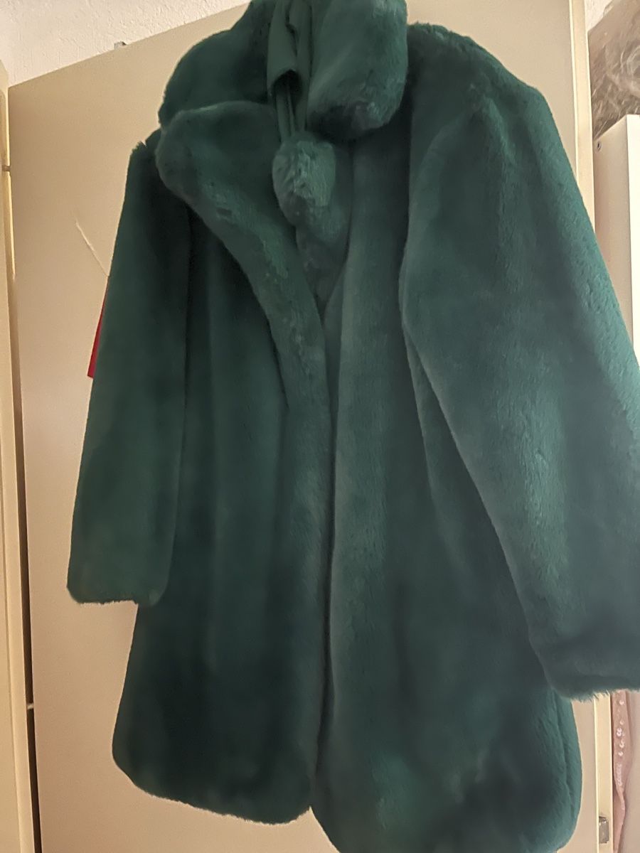 Zara Cappotti: Zara faux fur Mantel – Nuovo (secondo la descrizione) da Bern venduto da Snowtartine 1