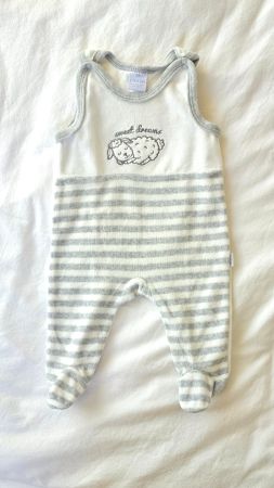 Weicher Baby Strampler