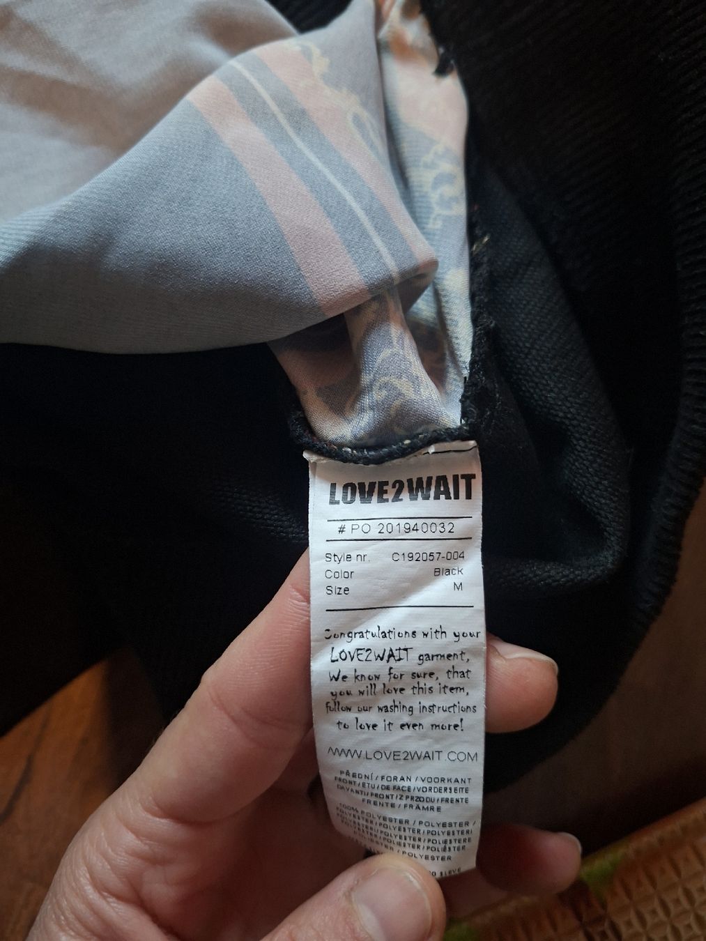 Pullover & Sweatshirts: Love2Wait Umstandspullover schwarz gemustert Grösse M – Gebraucht aus Triesenberg von Anastasia26 2