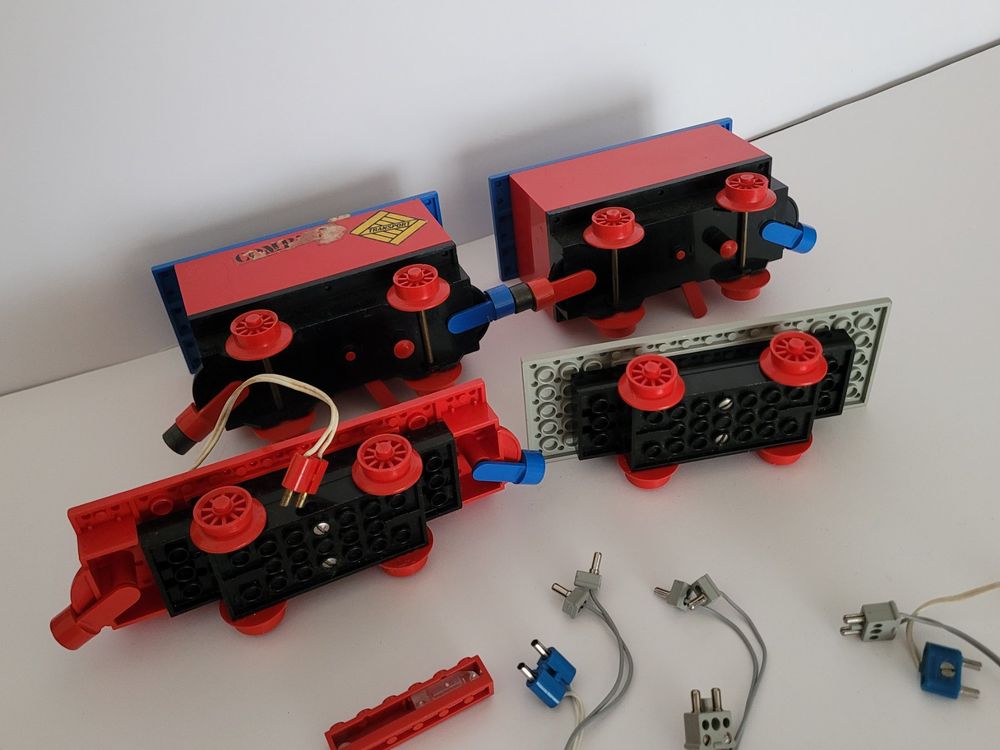 Lego train Vintage 4,5 V Wagons et Moteurs Train Electrique 3