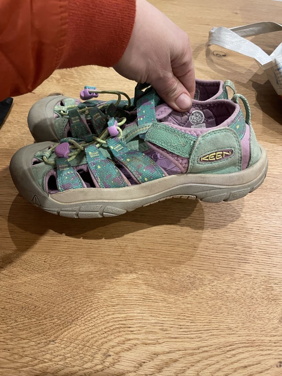 Keen Chaussures filles: keen sandalen gr. 37 – D'occasion à Recherswil par grafics 1