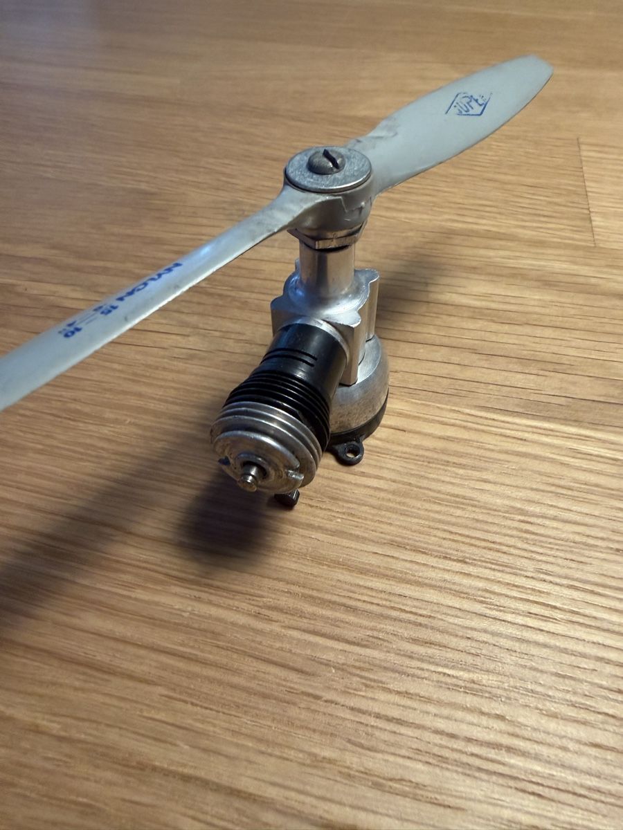 Motoren: Cox Thimble Drome Modellmotor mit Propeller – Gebraucht aus Rorschach von mar_nl6c