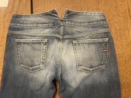 Jeans Diesel vintage, Made in Italy, taglia 26.