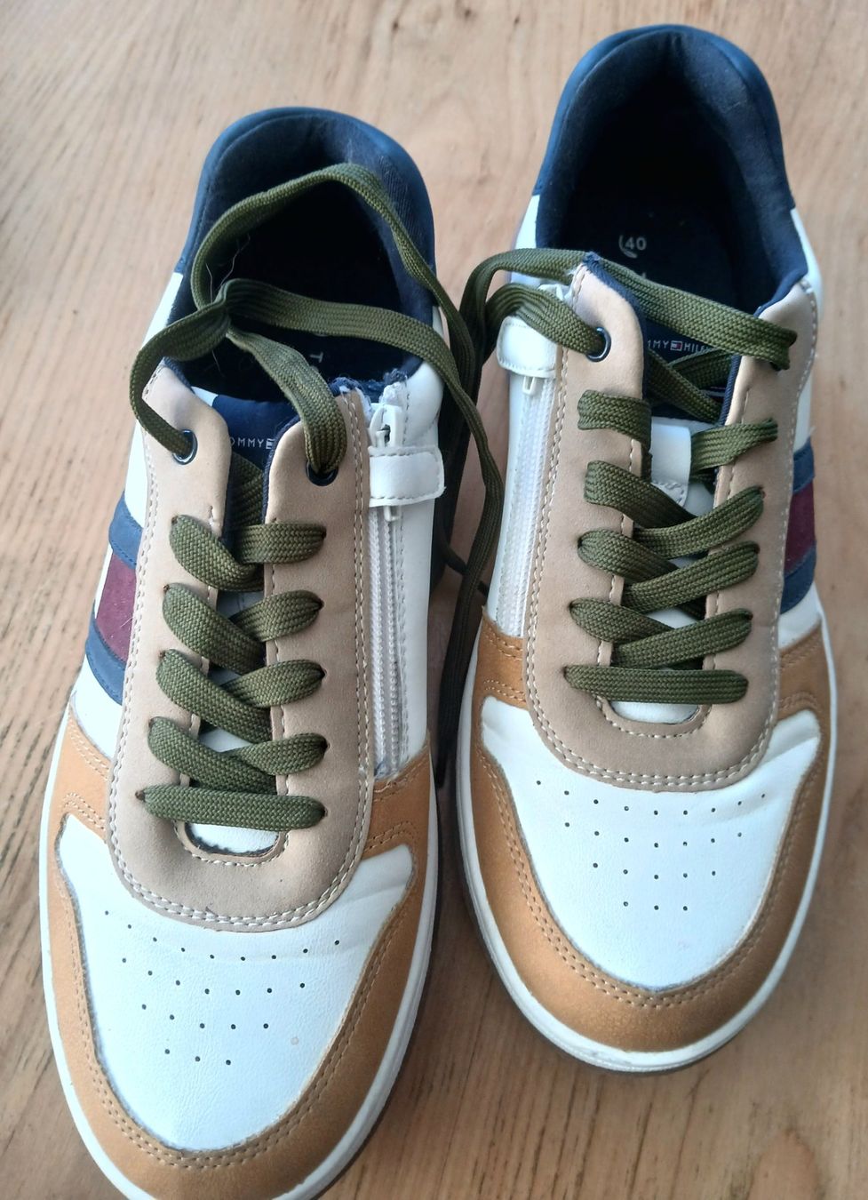 Tommy Hilfiger Scarpe per ragazzi: Chaussures garçon Tommy Hifliger 40 – Usato da Courtion venduto da onl_2qp2 1