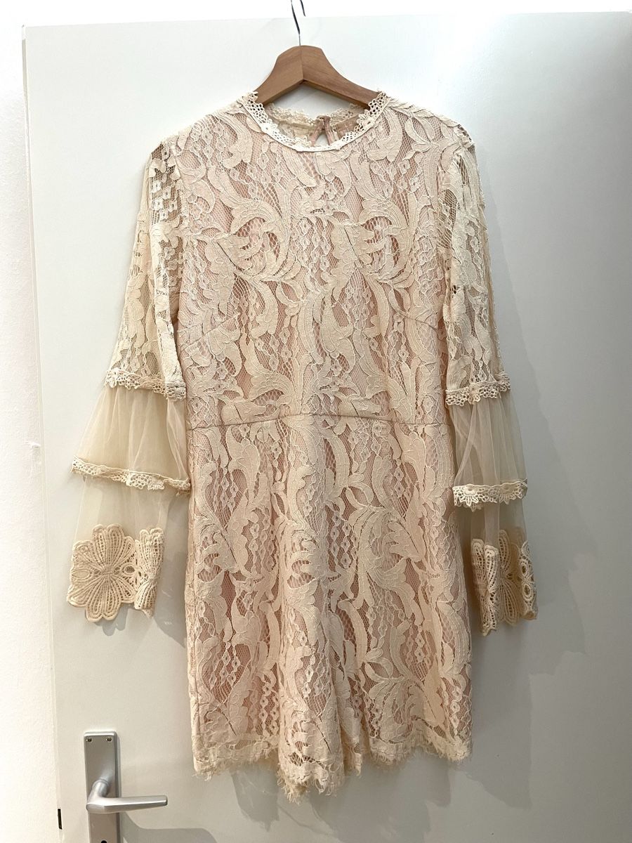 Tute: SPITZEN-JUMPSUIT BEIGE – Usato da Ziefen venduto da Elar_store