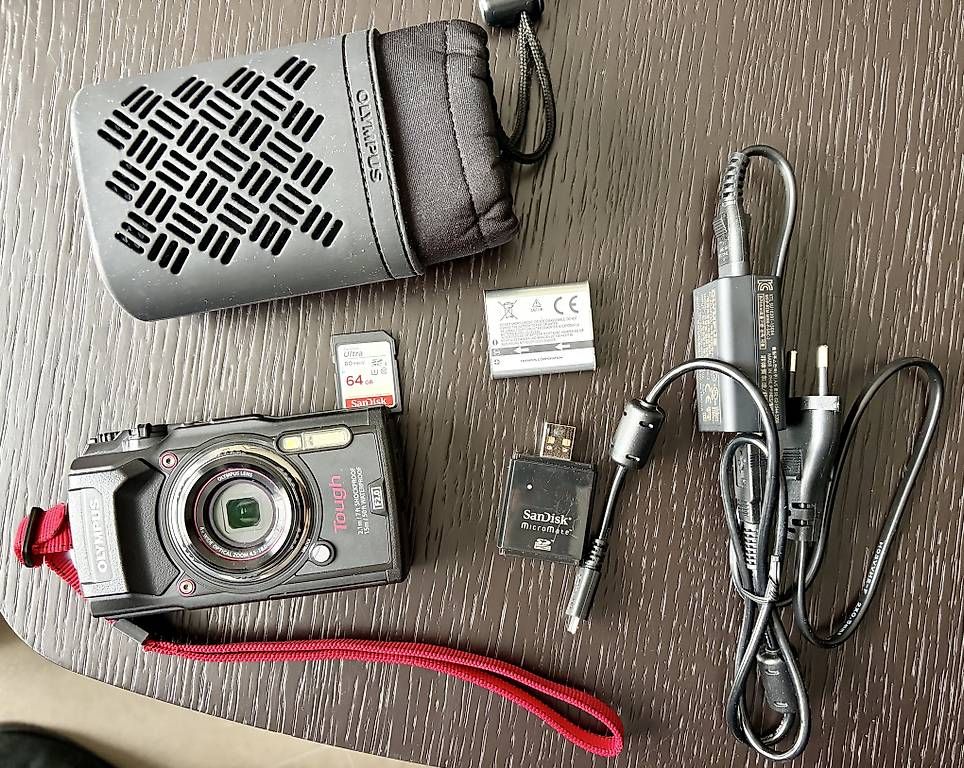 Canon Fotocamera: Canon / Olympus Kamera Bundel – Usato da Männedorf venduto da LA_Hogs 3