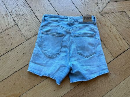Kurze Jeanshose / Shorts von Tally Weijl Gr. 34