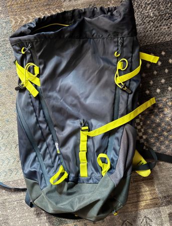 Sac à dos de randonnée/alpinisme REWIND – Anthracite & Jaune