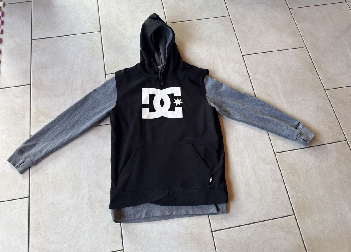 DC shoes Pullover & Sweatshirts: DC Shoes Hoodie – Gebraucht aus Boltigen von minion87