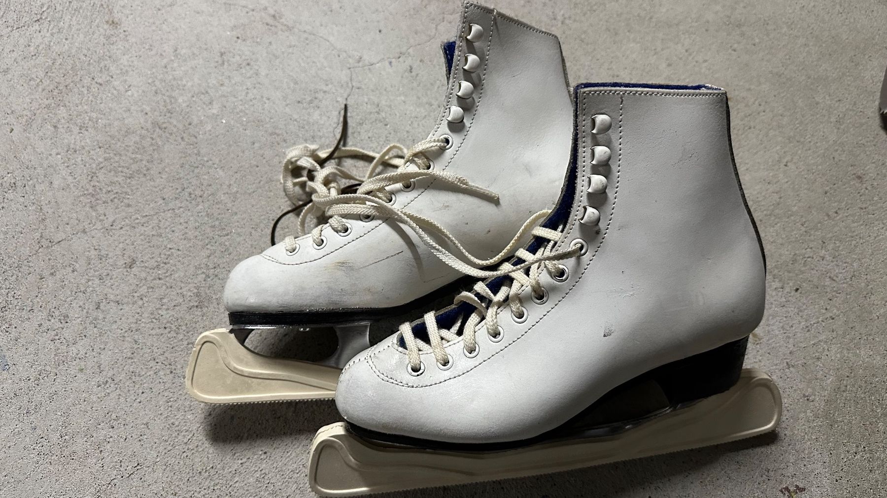 Pattini da ghiaccio: WiFa Eiskunstlaufschuhe, Grösse 35 – Usato da Schönenbuch venduto da marisli80