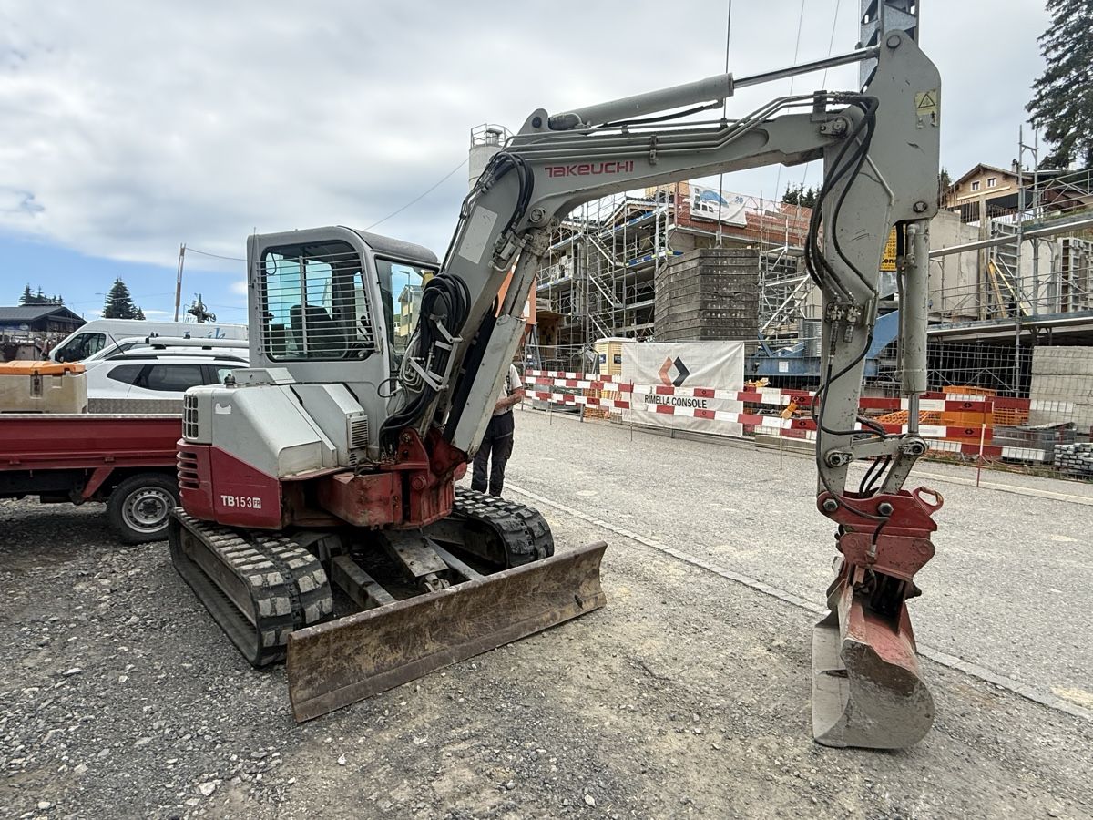 Takeuchi Bagger: Takeuchi 153 FR  – Gebraucht aus Villeneuve VD von Tiennot