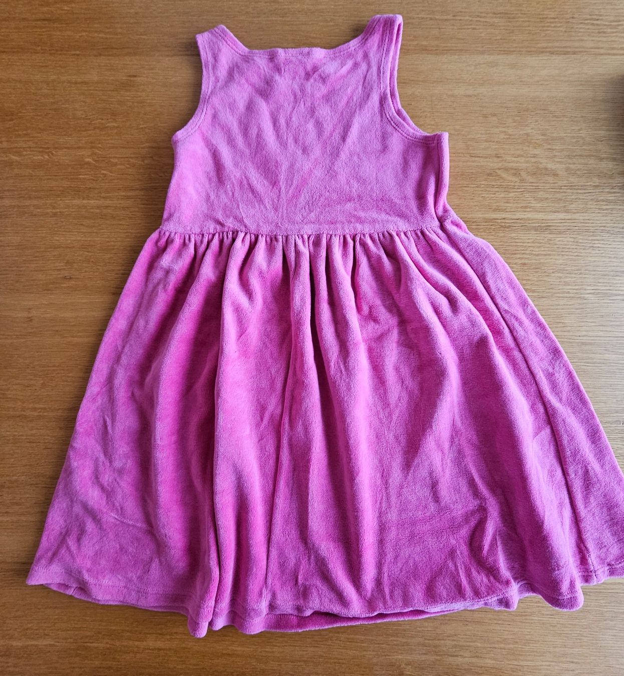 H&M Vestiti & Gonne: Nicki-Plüsch-Kleid Gr. 110/116 – Usato da Staffelbach venduto da Frisco77 3