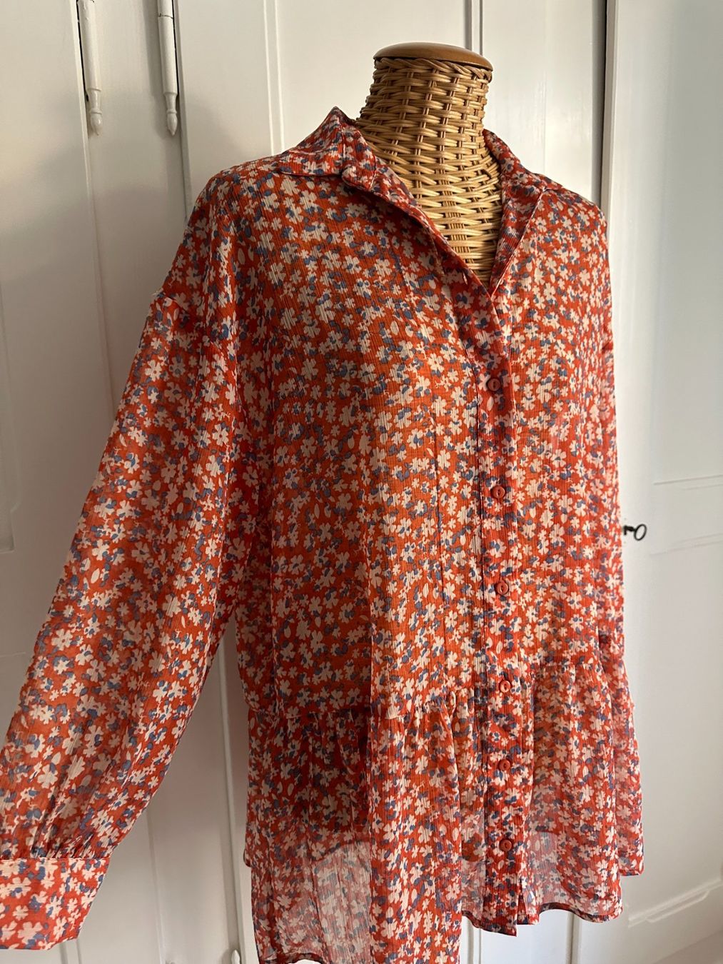 H&M Blusen: Chiffon Tunikabluse rot geblümt - 34 – Gebraucht aus Zürich von Diazaio 1