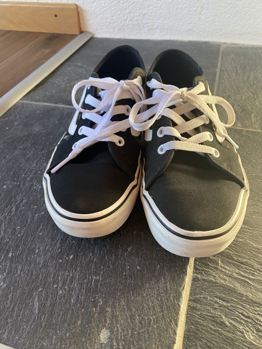 Vans Damenschuhe: Vans Sneaker Gr.38 – Gebraucht aus Lantsch/ Lenz von Krawallier 1