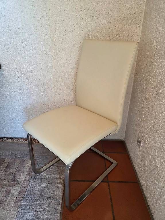 Stühle: Lederstühle – Gebraucht aus Jegenstorf von cla_d57p