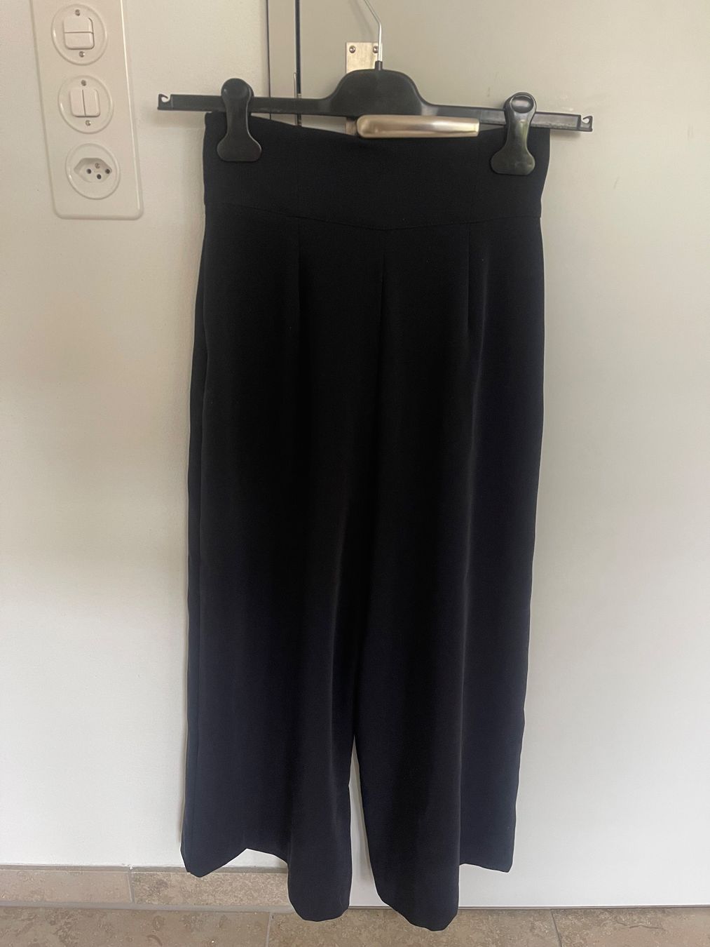 Zara Pantaloni: Hose Zara Basic – Usato da Zürich venduto da liz_22fd 1