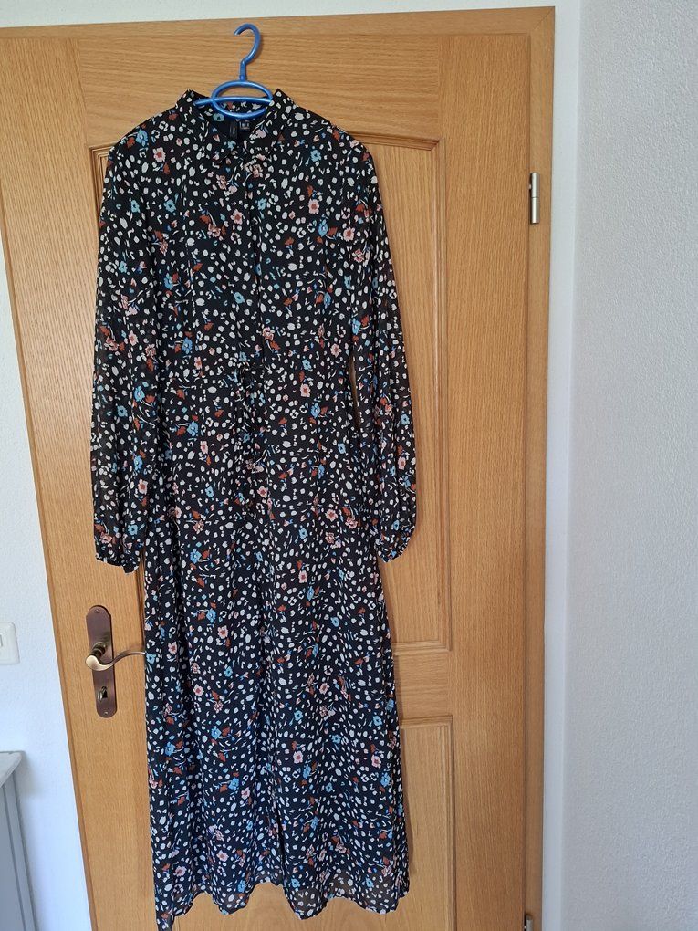 Vero Moda Vestiti: Kleid von Vero Moda – Usato da Büttikon AG venduto da dido03