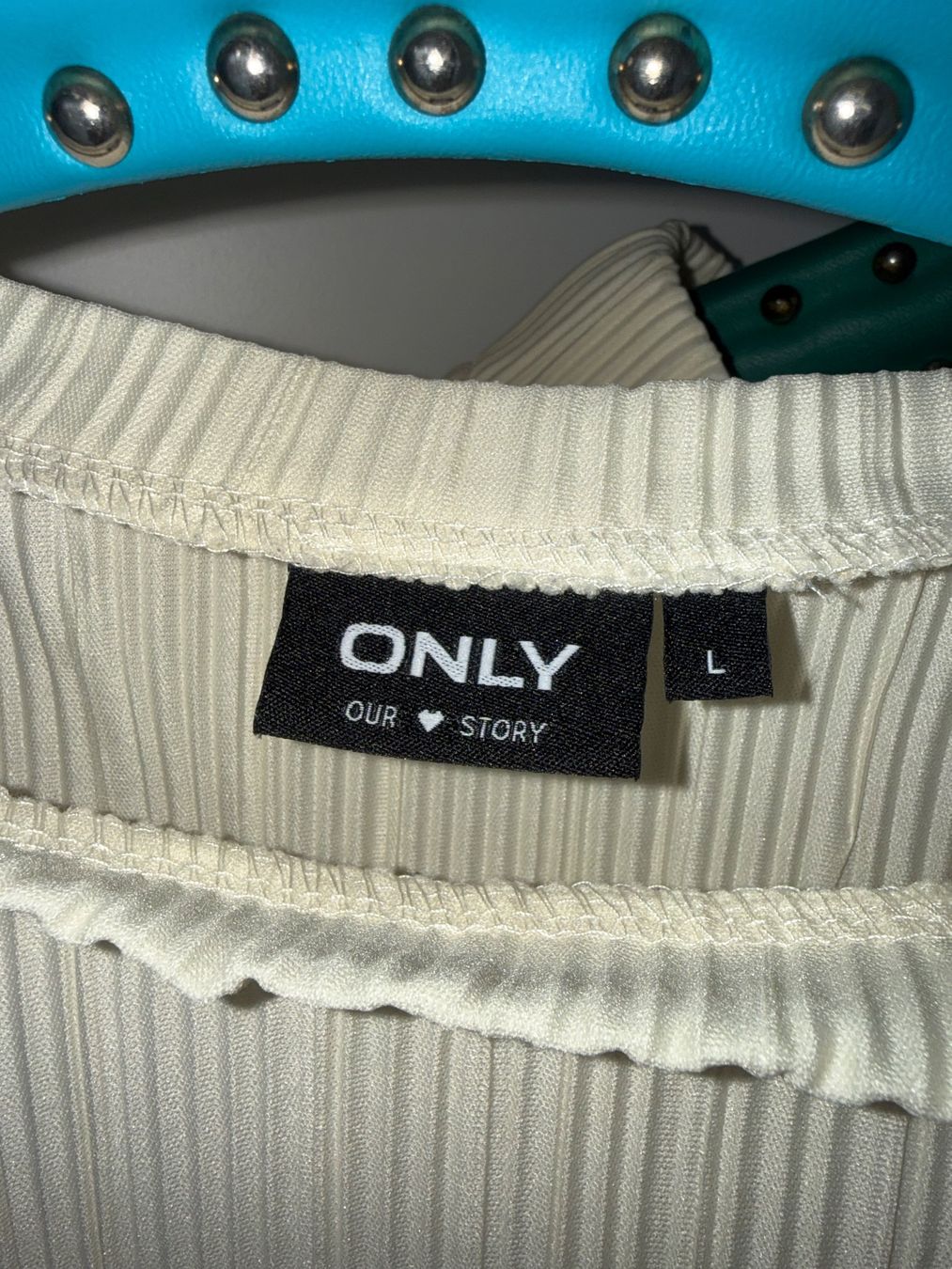 Completi & Tailleur: plissierter Hosenanzug ONLY Gr.L – Usato da Buchrain venduto da nat_pl5p 2