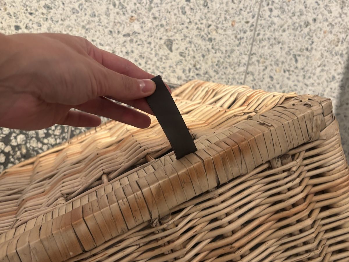 Altro per la casa: Early 20th Century Leather Bound Basket – Usato da Horgen venduto da lme_8kj7 5
