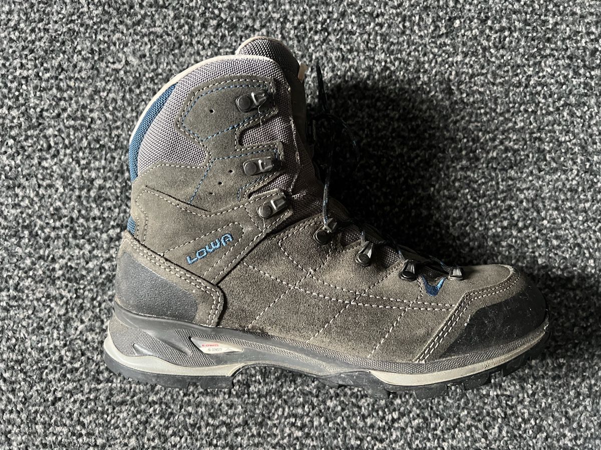 Lowa Scarpe da donna: Lowa Leder Wanderschuhe Grösse 41/42 – Usato da Bazenheid venduto da Katie1 3