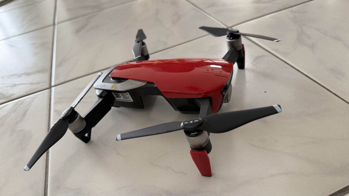 DJI RC Modellbau: DJI Mavic Air Rot inkl. Zubehör, Quittung und OVP – Gebraucht aus Oberrieden von Despi89 3