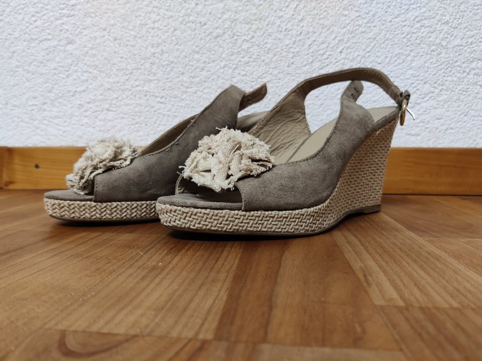 Scarpe da donna: Bequeme Wedge Heels, Gr. 39-40 – Usato da Birmensdorf ZH venduto da Nebuliane 1