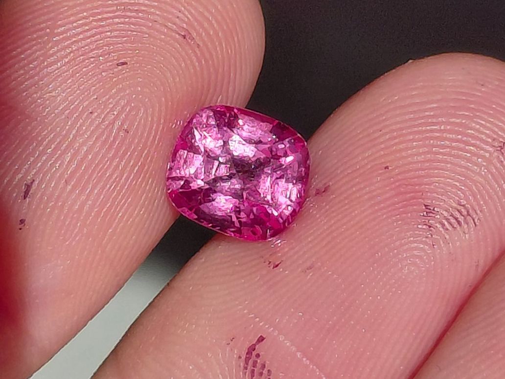 Edelsteine: Spinel 2.3ct Padparadscha – Gebraucht aus Bévilard von Yougems 6