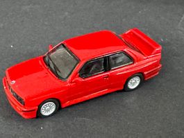 BMW M3 E30 Série 3 Rouge - Miniature MINICHAMPS 1/18 (Occasion, Boîte Incluse)