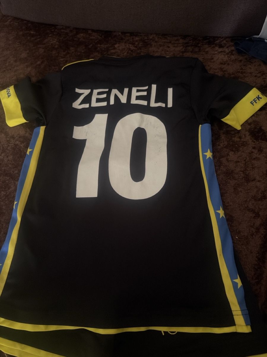 Survêtements: Fussballset Zeneli Grösse 128 Schwarz Gelb – D'occasion à Wangen b. Olten par Sarina93881621 1