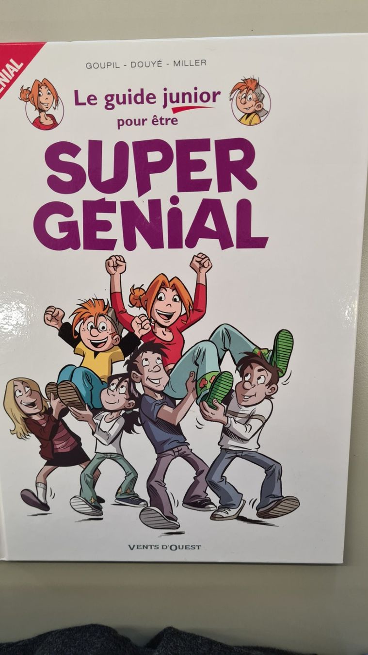 Comics: BD : Guide Junior : Super Génial – Neu (gemäss Beschreibung) aus Châtonnaye von Jaydee6