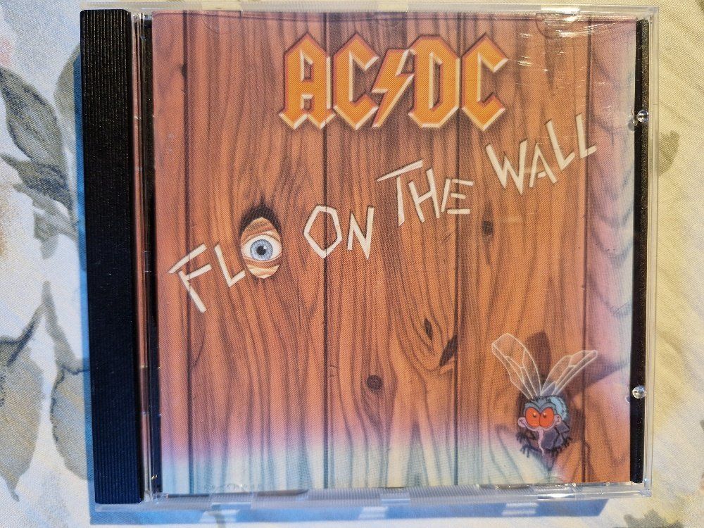 CD: AC/DC – Fly On The Wall - b – Usato da Brittnau venduto da Zibu
