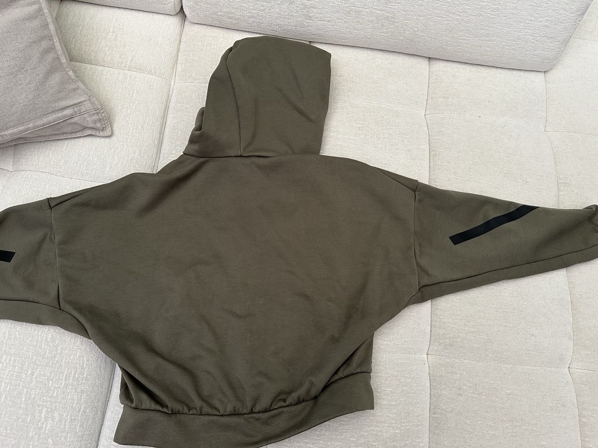 Adidas Jacken: Hoodie Adidas – Gebraucht aus Rudolfstetten von Jenna.Bananna 2
