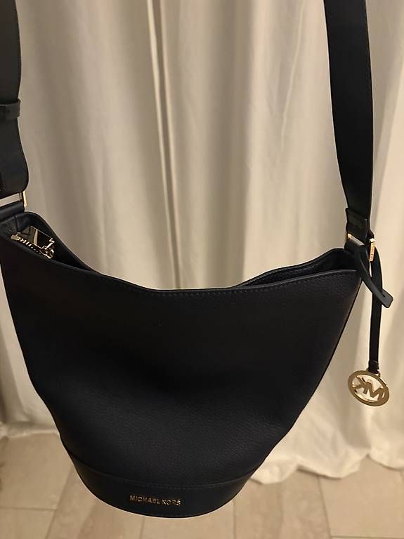 Borse da donna: Frauenhandtasche Michael Kors  – Usato da Dottikon venduto da Rolikoch1