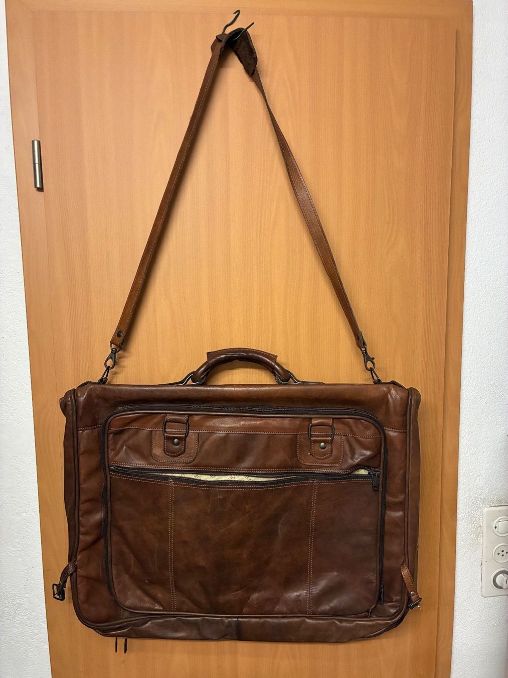 Vera Pelle Taschen: Borsa porta abiti in pelle – Neu (gemäss Beschreibung) aus Savosa von Fransis 3