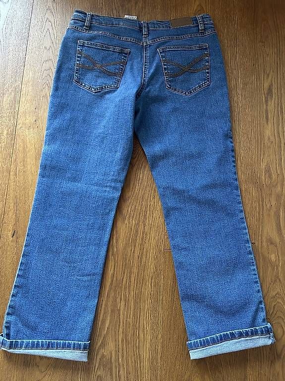 Jeans: Hose Jeans 3/4 Gr.36/38 – Gebraucht aus Gisikon von luz_l95s 1